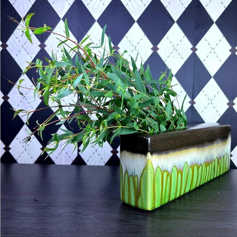 Long‎ Ikebana Vase 14